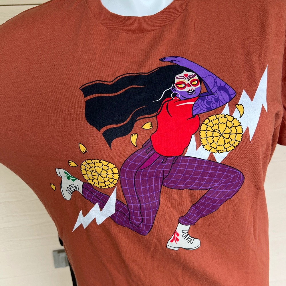 Dia Pacheco x Golden Hour 100% Cotton Mexican Artist Lightning Size‎ L